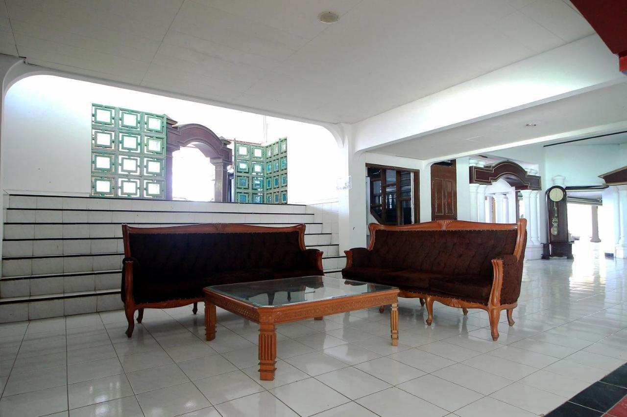 Oyo 2360 Hotel Rio Bengkulu Esterno foto