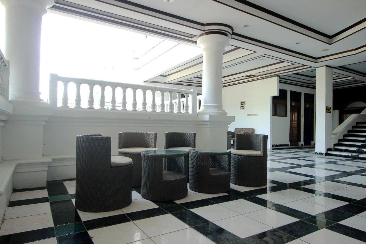 Oyo 2360 Hotel Rio Bengkulu Esterno foto