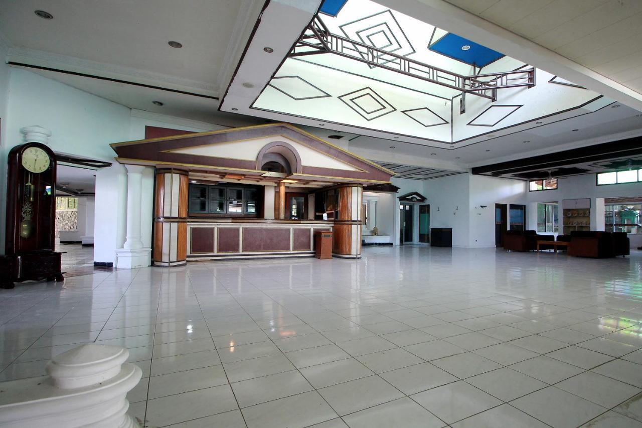 Oyo 2360 Hotel Rio Bengkulu Esterno foto