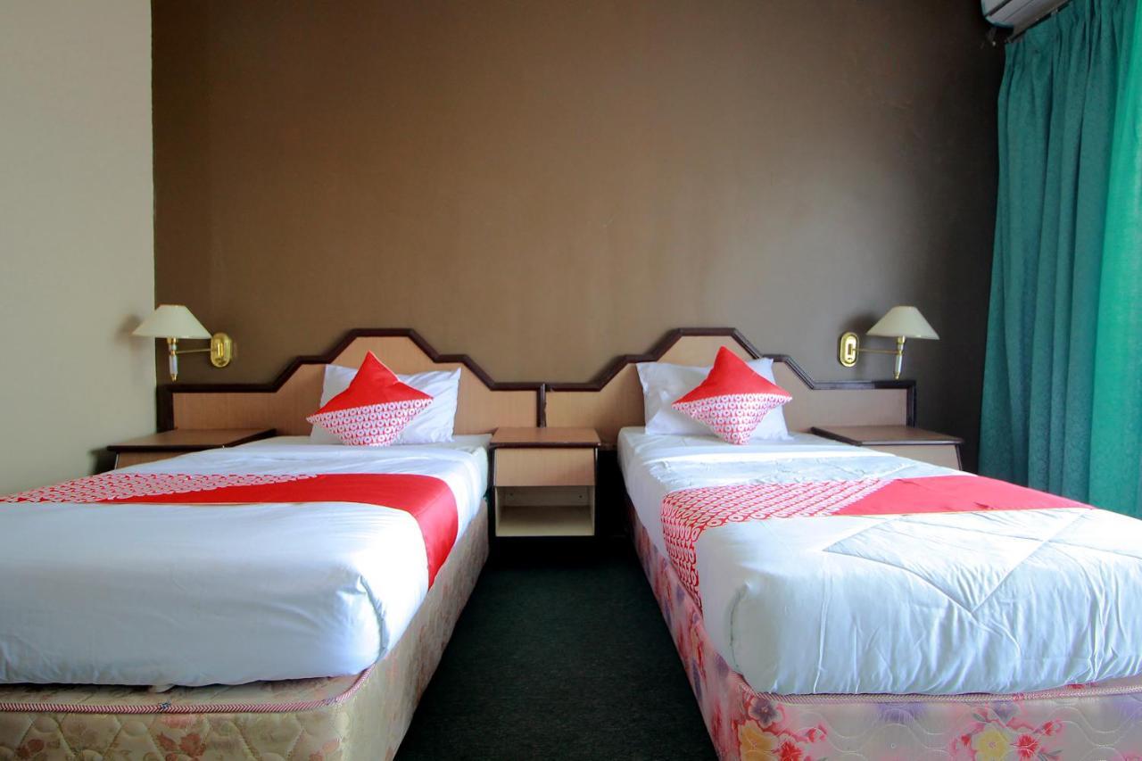 Oyo 2360 Hotel Rio Bengkulu Esterno foto