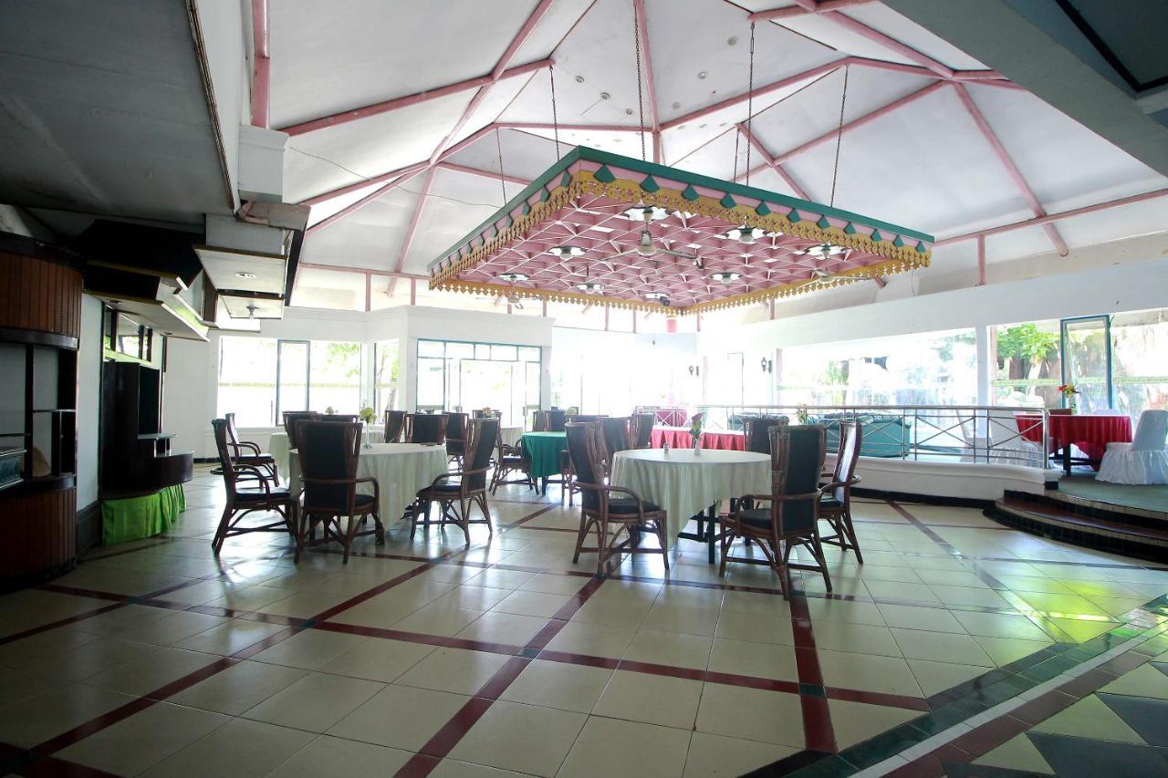 Oyo 2360 Hotel Rio Bengkulu Esterno foto